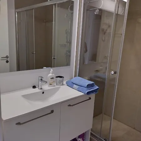 Blaxy Stefi Douăzeci şi Trei August