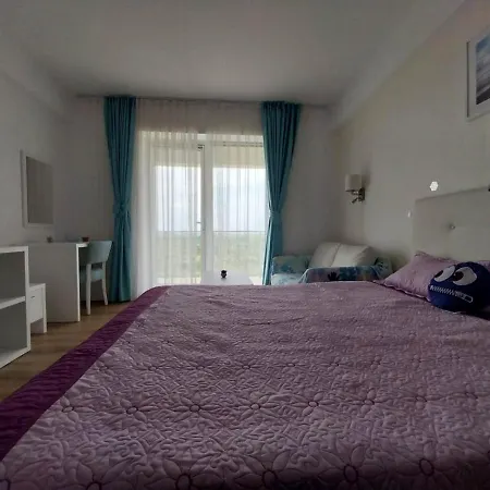 Blaxy Stefi Douăzeci şi Trei August