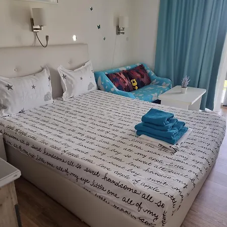 Blaxy Stefi Douăzeci şi Trei August