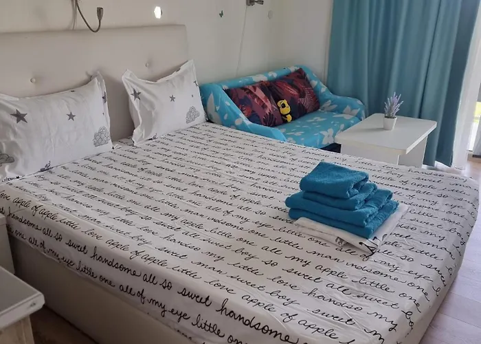 Blaxy Stefi Douăzeci şi Trei August