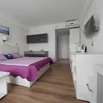 Blaxy Stefi 4* Douazeci si Trei August