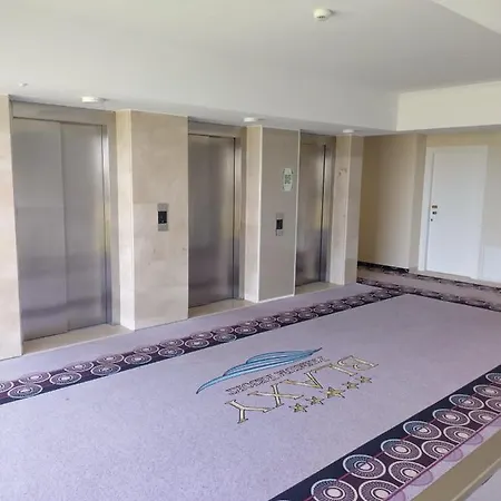 Blaxy Stefi Douăzeci şi Trei August