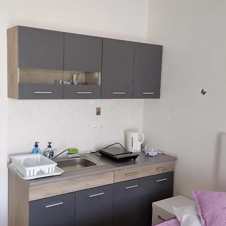 Blaxy Stefi Apartmanhotel 3*