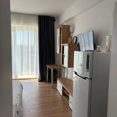 Blaxy Stefi 公寓式酒店 Douăzeci şi Trei August